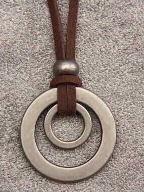 NWT Vintage Boho Double Ring Alloy Pendant Brown Faux Leather Cord Necklace